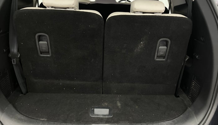 2022 Mahindra XUV700 AX 7 LUXURY P AT 7 STR, Petrol, Automatic, 20,821 km, Boot Inside