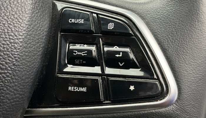 2022 Mahindra XUV700 AX 7 LUXURY P AT 7 STR, Petrol, Automatic, 20,821 km, Adaptive Cruise Control