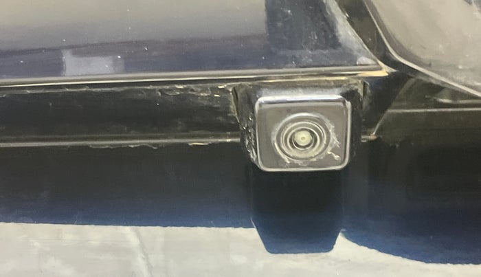 2022 Mahindra XUV700 AX 7 LUXURY P AT 7 STR, Petrol, Automatic, 20,821 km, Parking Camera