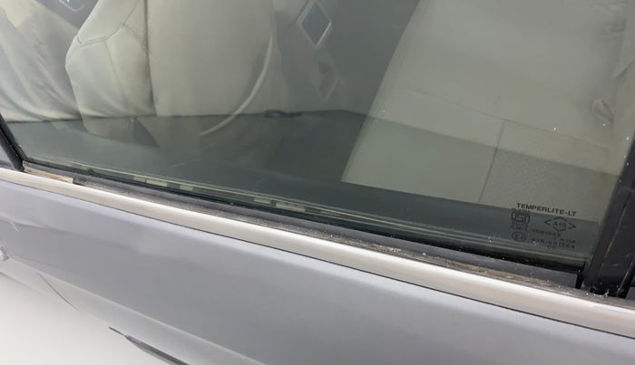 2015 Maruti Ciaz ZDI+, Diesel, Manual, 1,02,940 km, Rear left door - Weather strip has minor damage