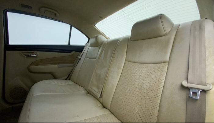 2015 Maruti Ciaz ZDI+, Diesel, Manual, 1,02,940 km, Right Side Rear Door Cabin