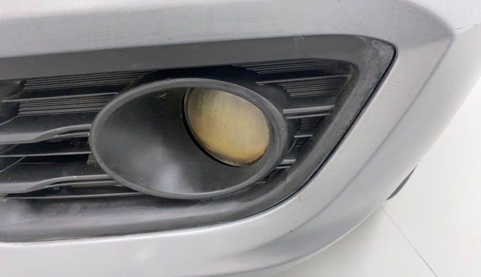 2015 Maruti Ciaz ZDI+, Diesel, Manual, 1,02,940 km, Left fog light - Not working