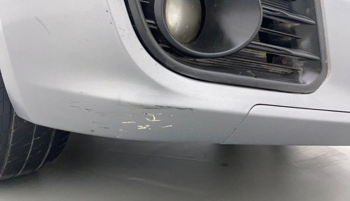 2015 Maruti Ciaz ZDI+, Diesel, Manual, 1,02,940 km, Front bumper - Minor scratches