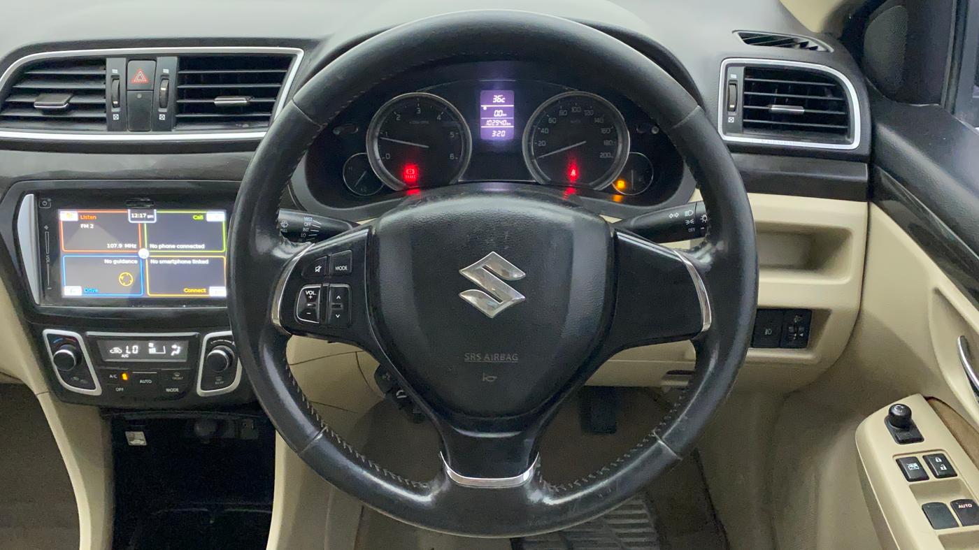 2015 Maruti Ciaz ZDI+, Diesel, Manual, 1,02,940 km, Steering Wheel Close Up