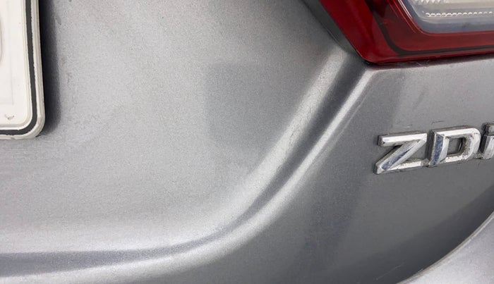 2015 Maruti Ciaz ZDI+, Diesel, Manual, 1,02,940 km, Dicky (Boot door) - Minor scratches