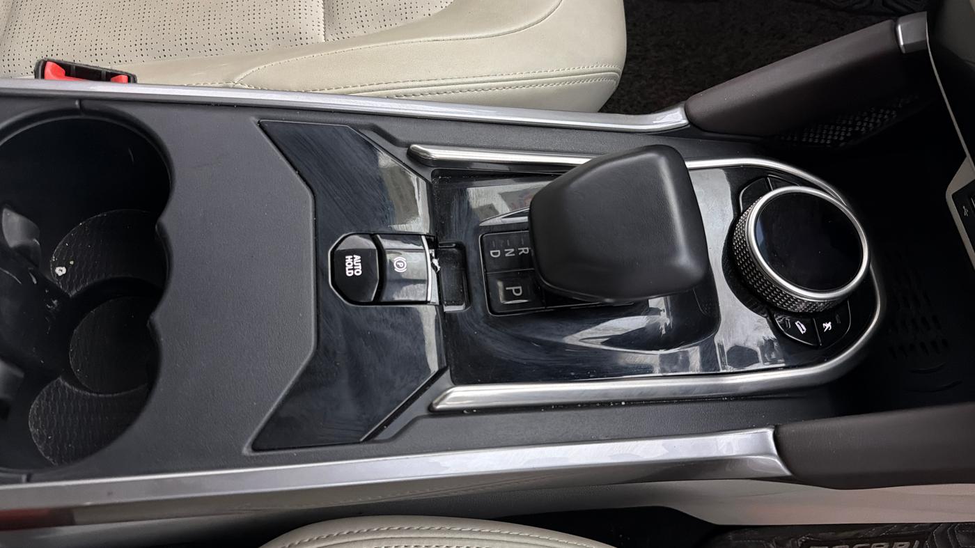 2024 Tata Safari Accomplished Plus, Diesel, Manual, 35,452 km, Gear Lever