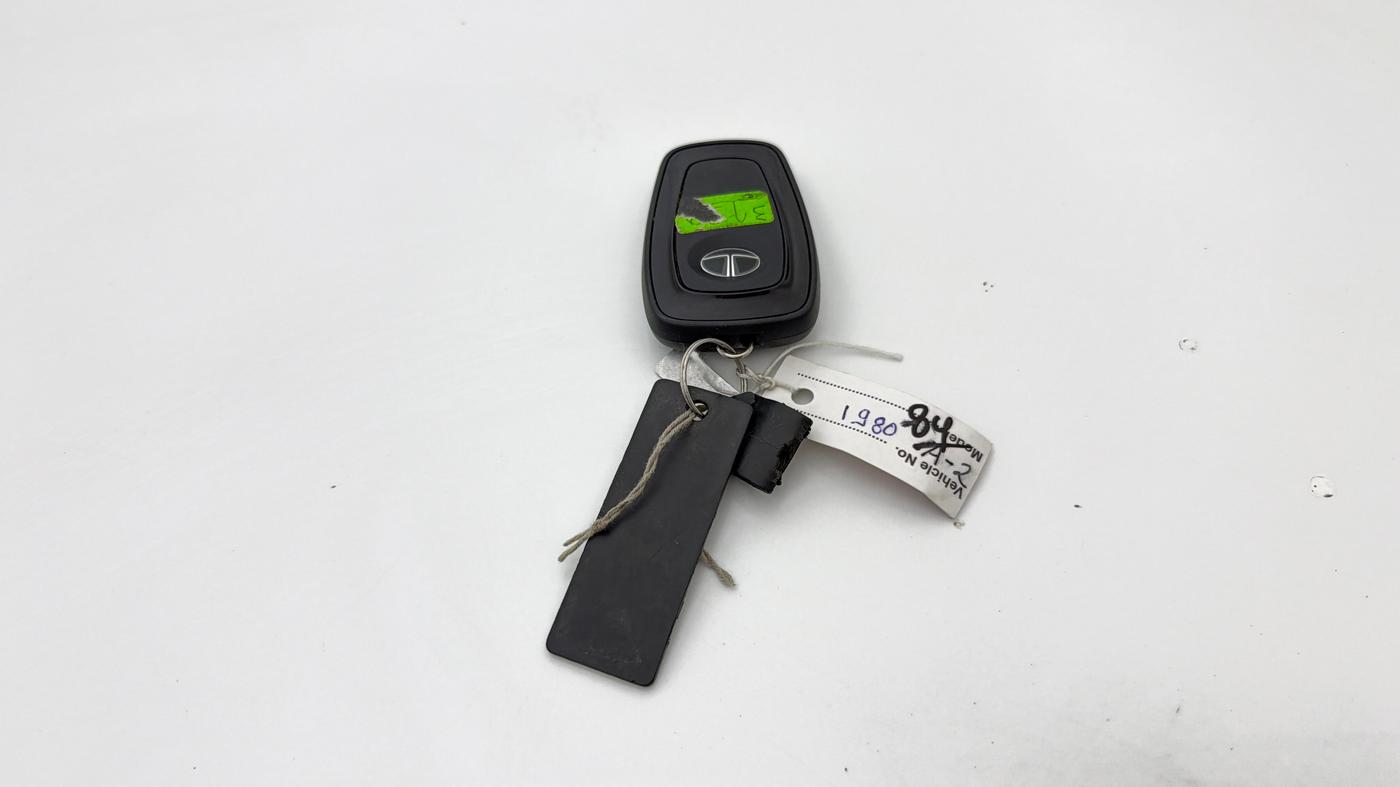 2024 Tata Safari Accomplished Plus, Diesel, Manual, 35,452 km, Key Close Up