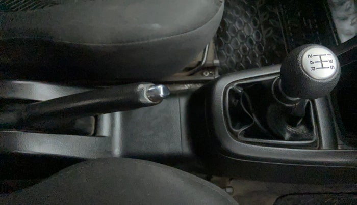 2014 Maruti Swift VXI, Petrol, Manual, 32,231 km, Gear Lever