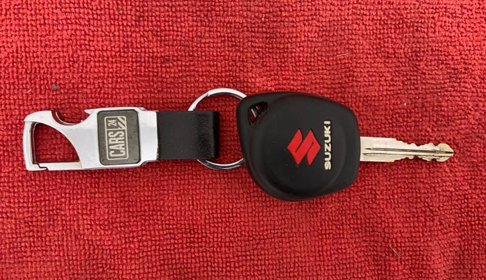 2014 Maruti Swift VXI, Petrol, Manual, 32,231 km, Key Close Up