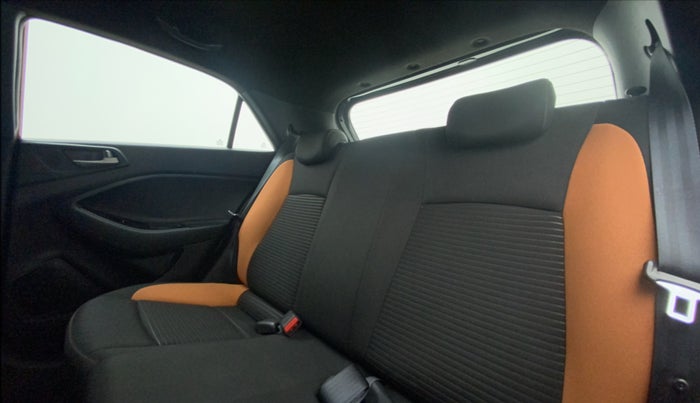 2017 Hyundai Elite i20 ASTA 1.2 DUAL TONE, Petrol, Manual, 41,248 km, Right Side Rear Door Cabin