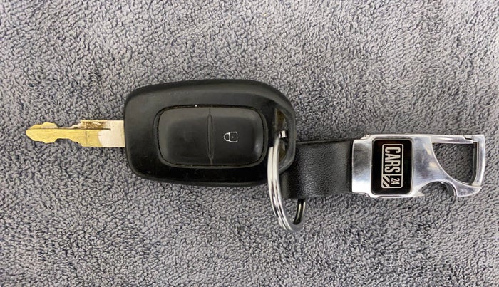 2017 Renault Kwid CLIMBER 1.0, CNG, Manual, 87,906 km, Key Close Up