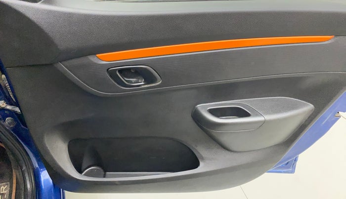 2017 Renault Kwid CLIMBER 1.0, CNG, Manual, 87,906 km, Driver Side Door Panels Control