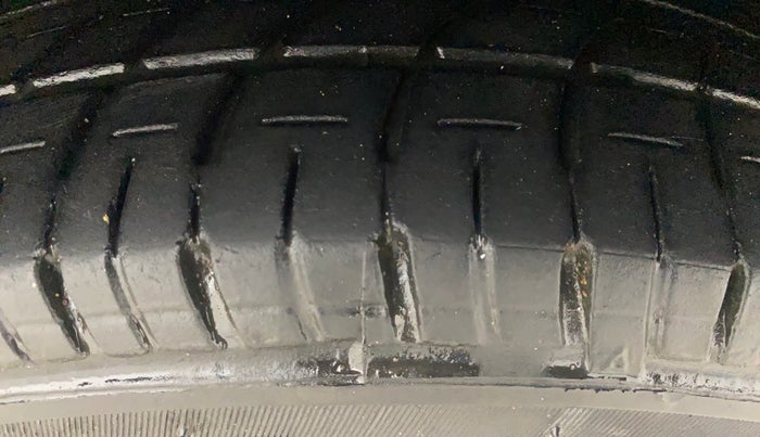 2017 Hyundai Elite i20 SPORTZ 1.2, Petrol, Manual, 54,263 km, Right Front Tyre Tread