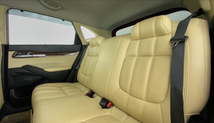 2019 KIA SELTOS HTK PLUS 1.5 DIESEL, Diesel, Manual, 25,067 km, Right Side Rear Door Cabin