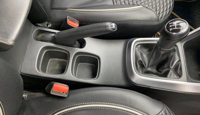 2018 Maruti S Cross ZETA 1.3, Diesel, Manual, 1,12,415 km, Gear Lever