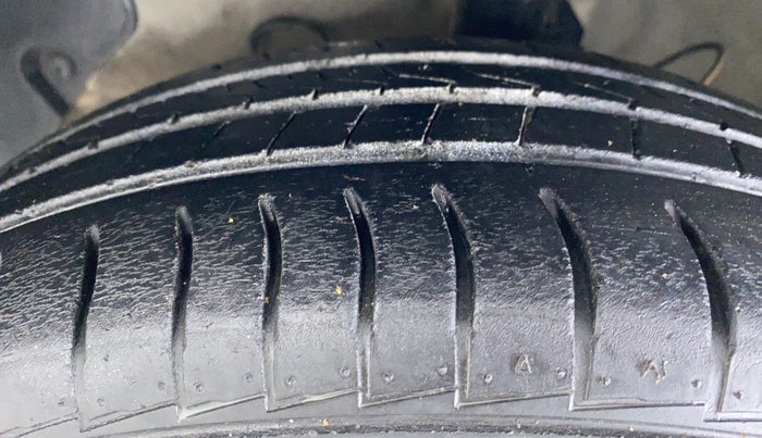 2019 Hyundai NEW SANTRO SPORTZ 1.1, Petrol, Manual, Left Front Tyre Tread