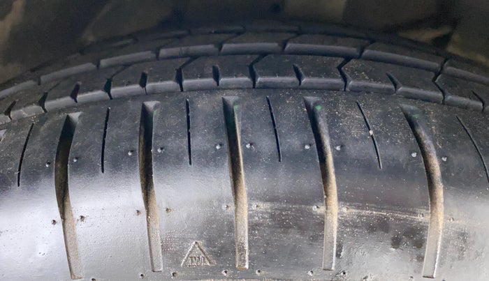 2016 Tata Zest XT PETROL, Petrol, Manual, 72,995 km, Right Front Tyre Tread
