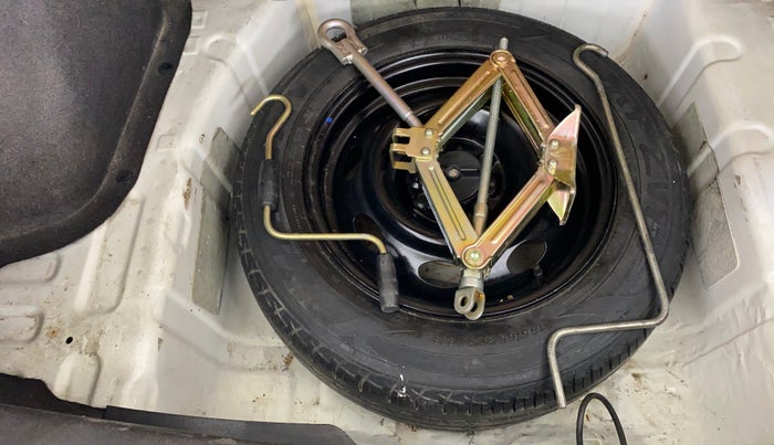 2016 Tata Zest XT PETROL, Petrol, Manual, 72,995 km, Spare Tyre