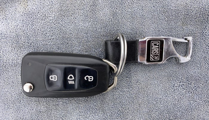 2016 Tata Zest XT PETROL, Petrol, Manual, 72,995 km, Key Close Up