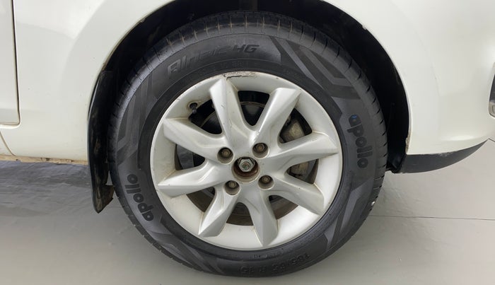 2016 Tata Zest XT PETROL, Petrol, Manual, 72,995 km, Right Front Wheel