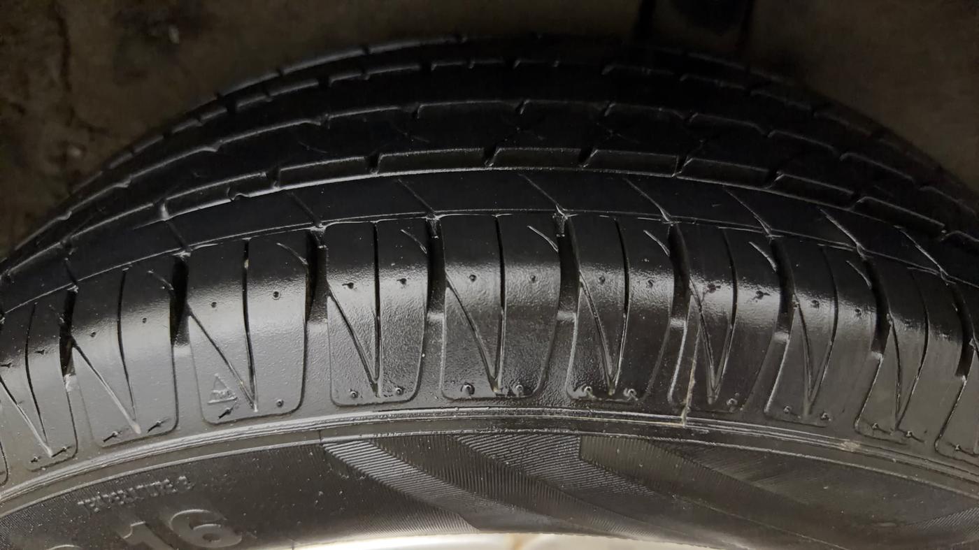2017 Ford Ecosport TITANIUM 1.5L PETROL AT, Petrol, Automatic, 54,261 km, Left Rear Tyre Tread