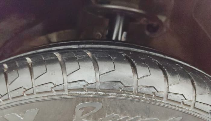 2021 Maruti Swift VXI AMT, Petrol, Automatic, 37,925 km, Left Front Tyre Tread
