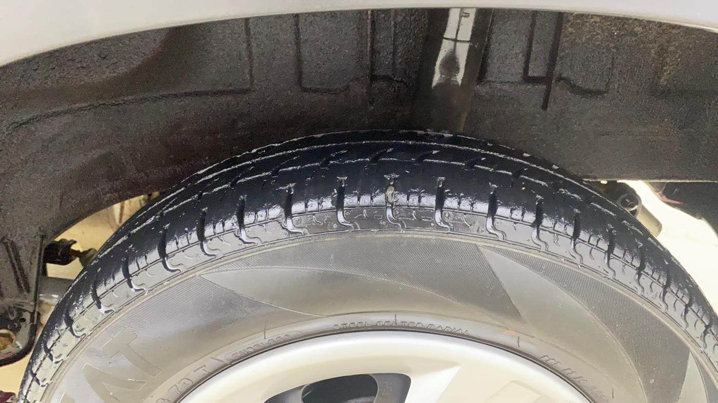 2016 Renault Kwid RXT 1.0 AMT, Petrol, Automatic, 30,762 km, Left Rear Tyre Tread