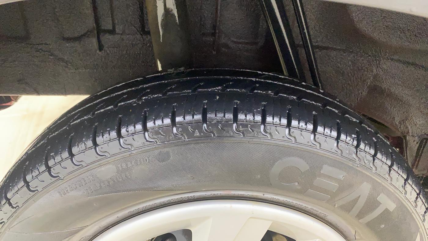 2016 Renault Kwid RXT 1.0 AMT, Petrol, Automatic, 30,762 km, Right Rear Tyre Tread