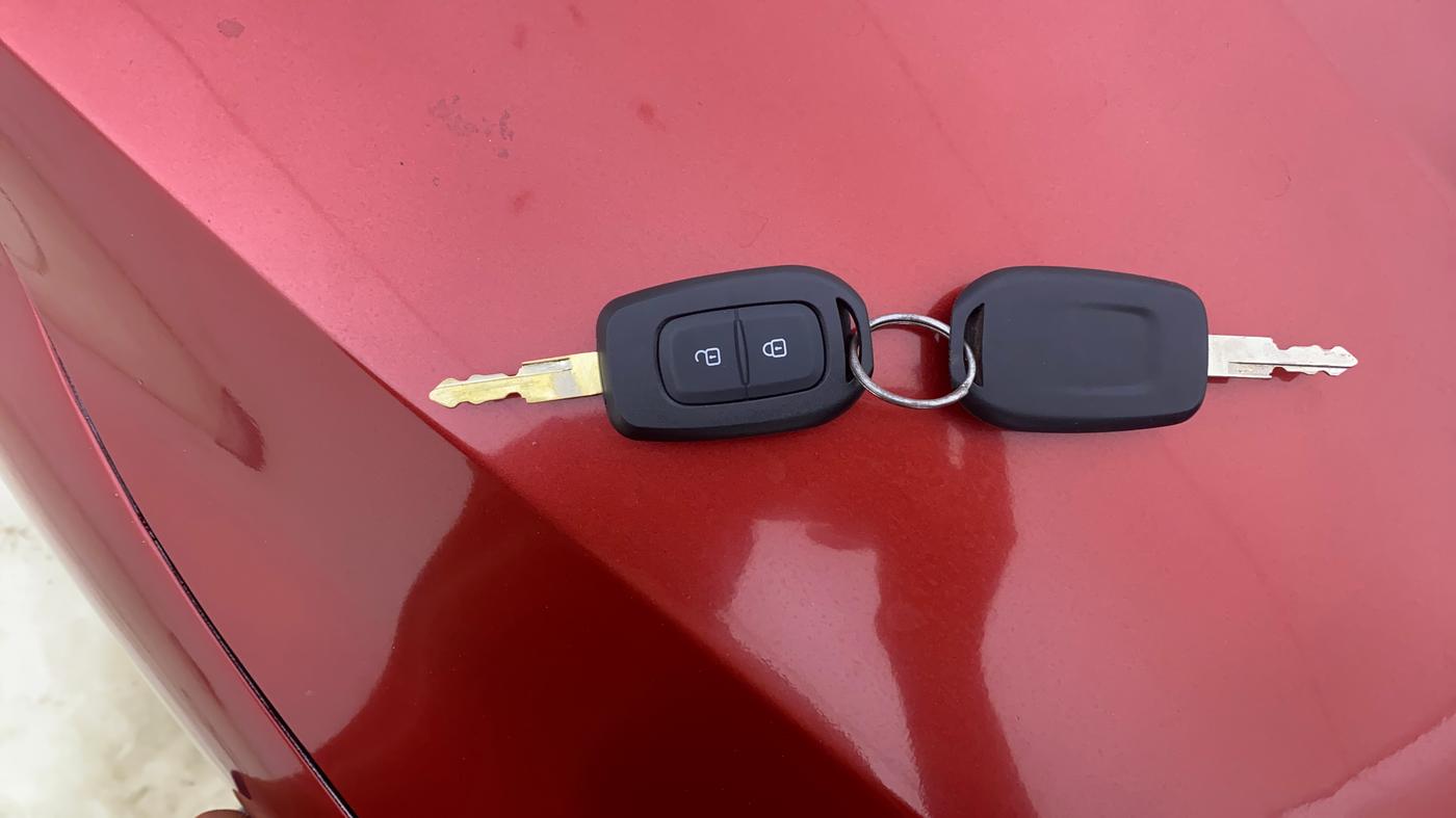 2016 Renault Kwid RXT 1.0 AMT, Petrol, Automatic, 30,762 km, Key Close Up