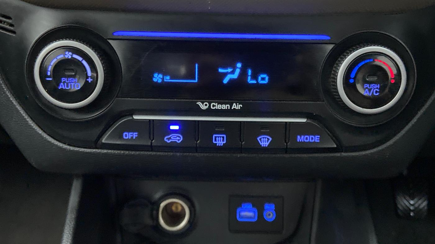 2017 Hyundai Creta SX (O) 1.6 DIESEL, Diesel, Manual, 97,161 km, Automatic Climate Control