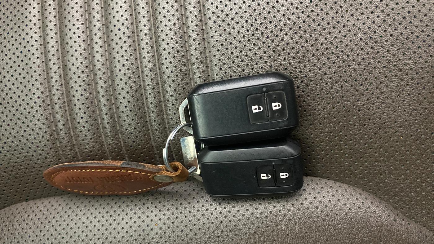 2022 Toyota URBAN CRUISER HYRYDER V HYBRID, Hybrid, Automatic, 1,08,490 km, Key Close Up