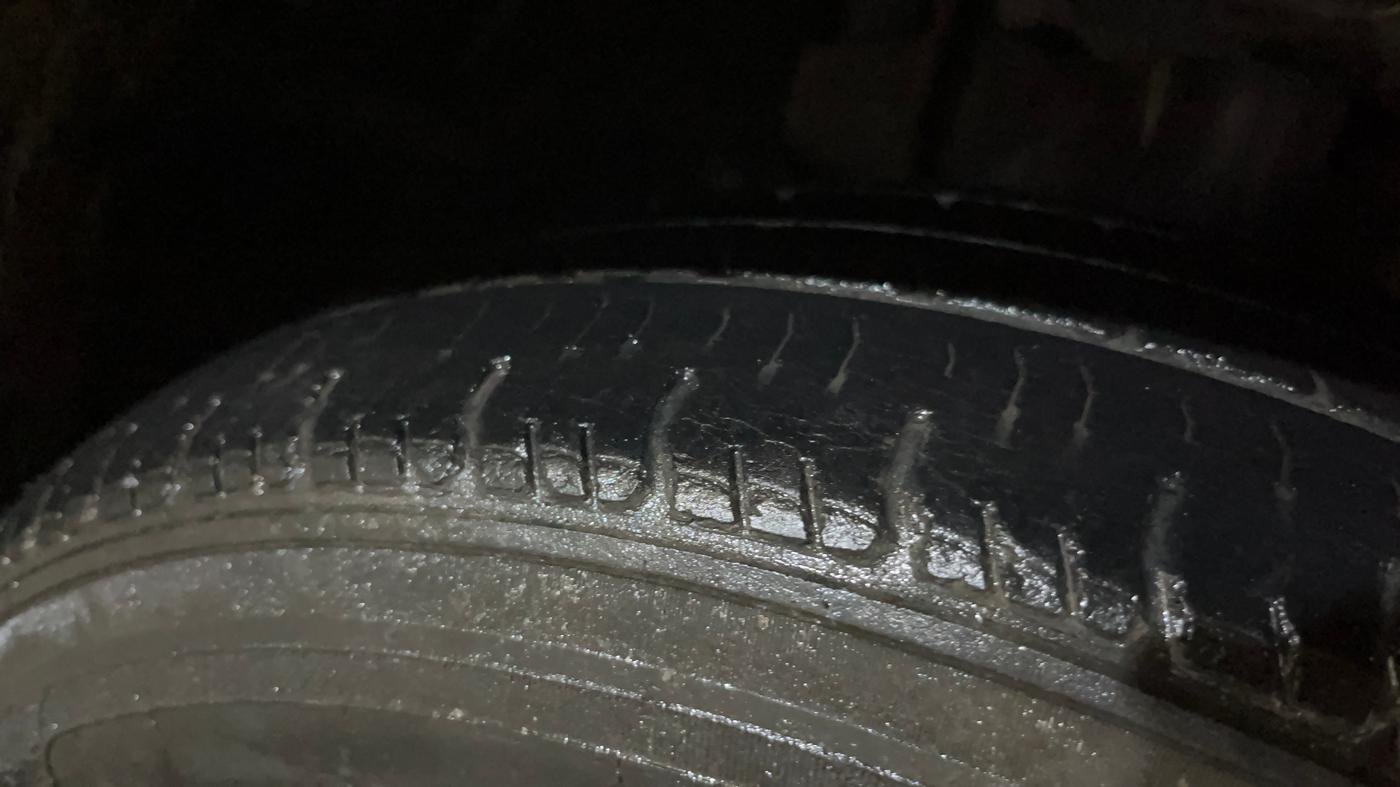 2017 Tata Tiago XZA PETROL, Petrol, Automatic, 85,002 km, Right Front Tyre Tread