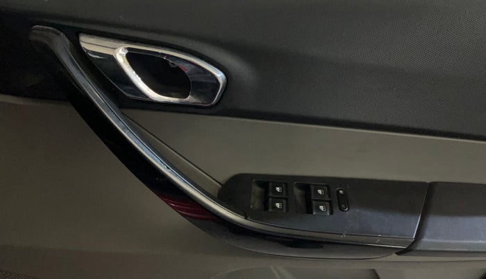2017 Tata Tiago XZA PETROL, Petrol, Automatic, 85,073 km, Driver Side Door Panels Control