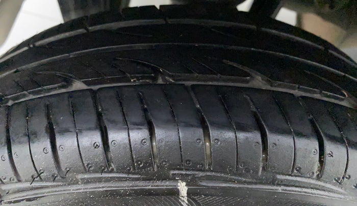 2016 Maruti Alto 800 LXI, Petrol, Manual, 58,943 km, Right Rear Tyre Tread