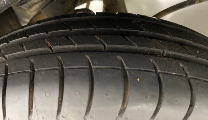 2013 Maruti Alto 800 LXI, Petrol, Manual, 44,494 km, Right Rear Tyre Tread
