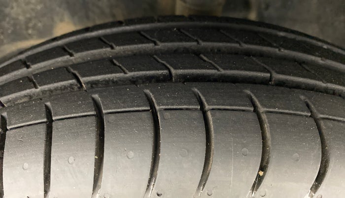 2013 Maruti Alto 800 LXI, Petrol, Manual, 44,494 km, Left Front Tyre Tread