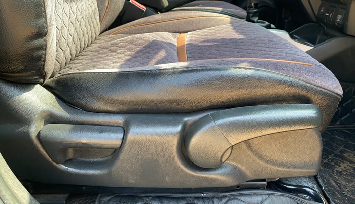 2017 Honda WR-V 1.2L I-VTEC VX MT, CNG, Manual, 1,41,352 km, Driver Side Adjustment Panel