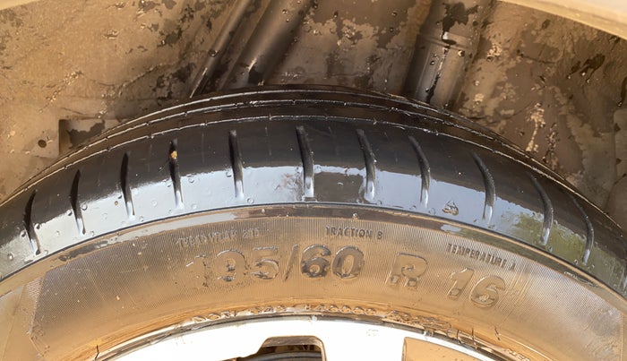 2017 Honda WR-V 1.2L I-VTEC VX MT, CNG, Manual, 1,41,352 km, Left Rear Tyre Tread