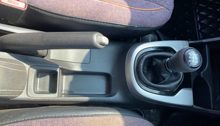 2017 Honda WR-V 1.2L I-VTEC VX MT, CNG, Manual, 1,41,352 km, Gear Lever