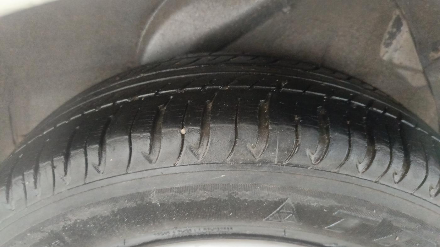 2013 Hyundai i20 MAGNA 1.2, Petrol, Manual, 48,490 km, Left Rear Tyre Tread