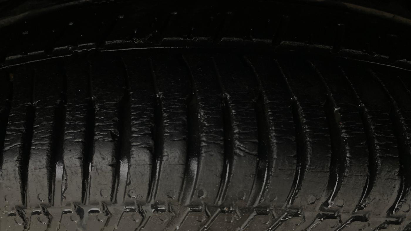 2016 Ford Ecosport TITANIUM 1.5L PETROL AT, Petrol, Automatic, 41,412 km, Left Rear Tyre Tread