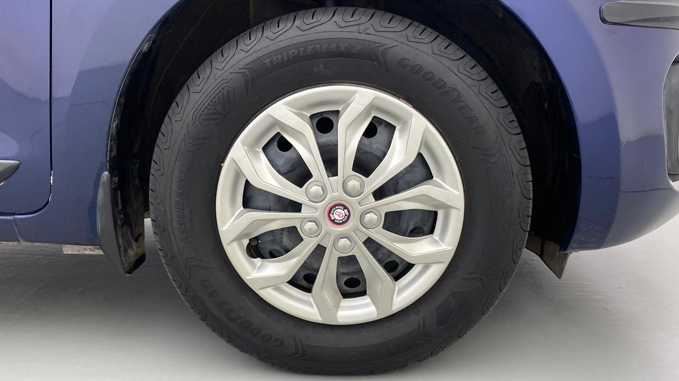 2019 Maruti Swift VXI AMT, Petrol, Automatic, 54,842 km, Right Front Wheel