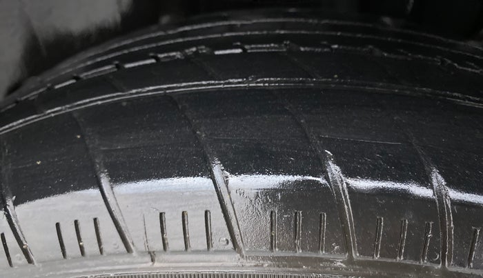 2019 Maruti Swift VXI AMT, Petrol, Automatic, 54,842 km, Left Rear Tyre Tread