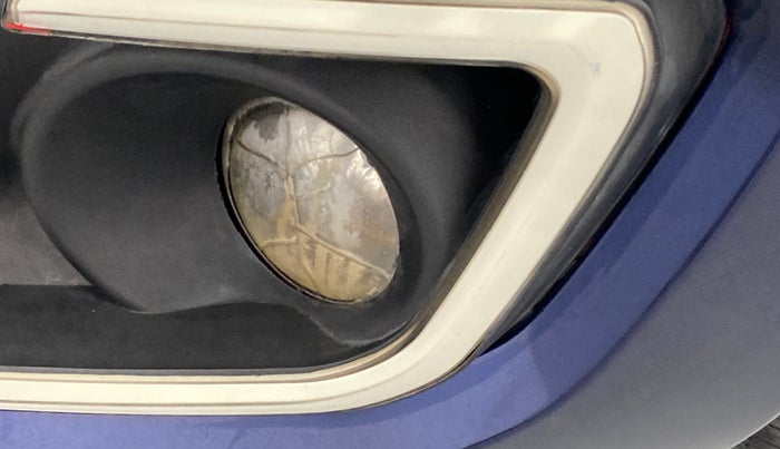 2019 Maruti Swift VXI AMT, Petrol, Automatic, 54,842 km, Left fog light - Minor damage
