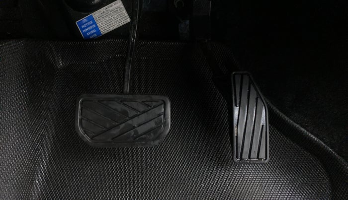 2019 Maruti Swift VXI AMT, Petrol, Automatic, 54,842 km, Pedals
