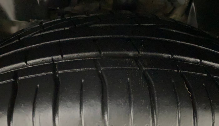 2019 Tata NEXON XMA PETROL, Petrol, Automatic, 73,330 km, Left Front Tyre Tread