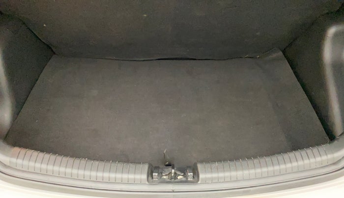 2016 Hyundai Grand i10 ASTA (O) 1.2 KAPPA VTVT, Petrol, Manual, 42,753 km, Boot Inside