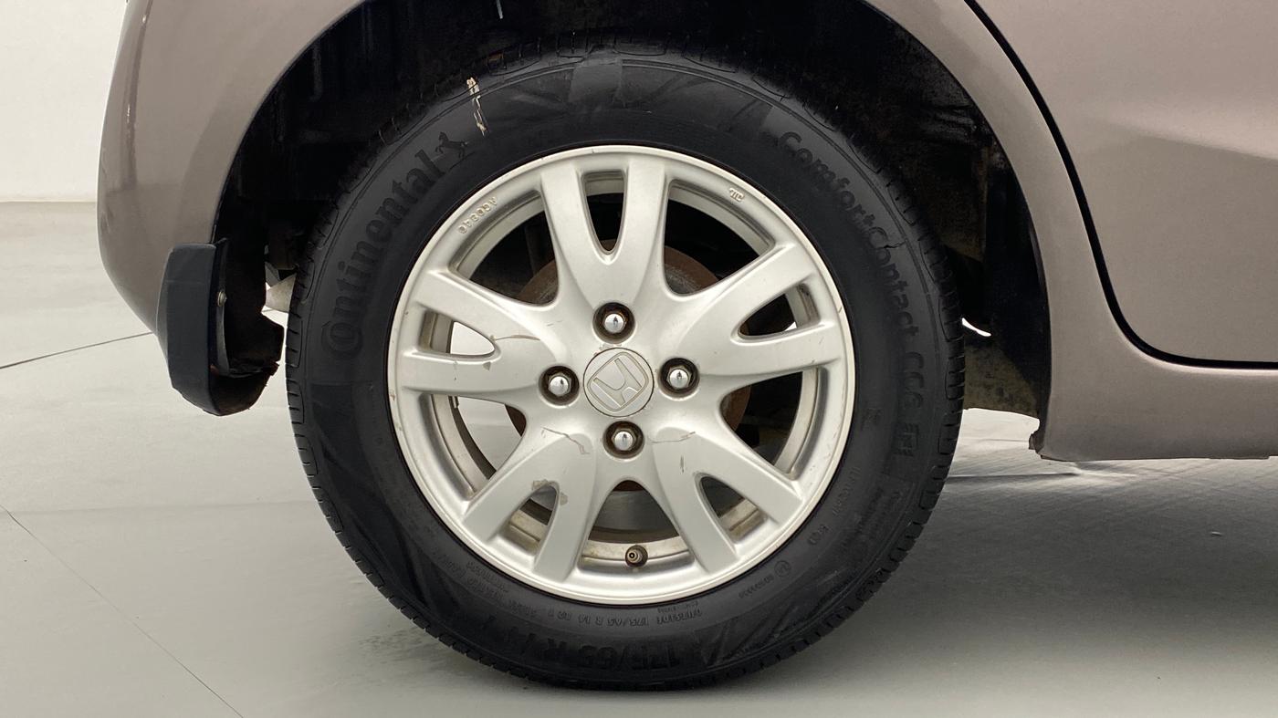2013 Honda Brio 1.2 V MT I VTEC, Petrol, Manual, 57,650 km, Right Rear Wheel