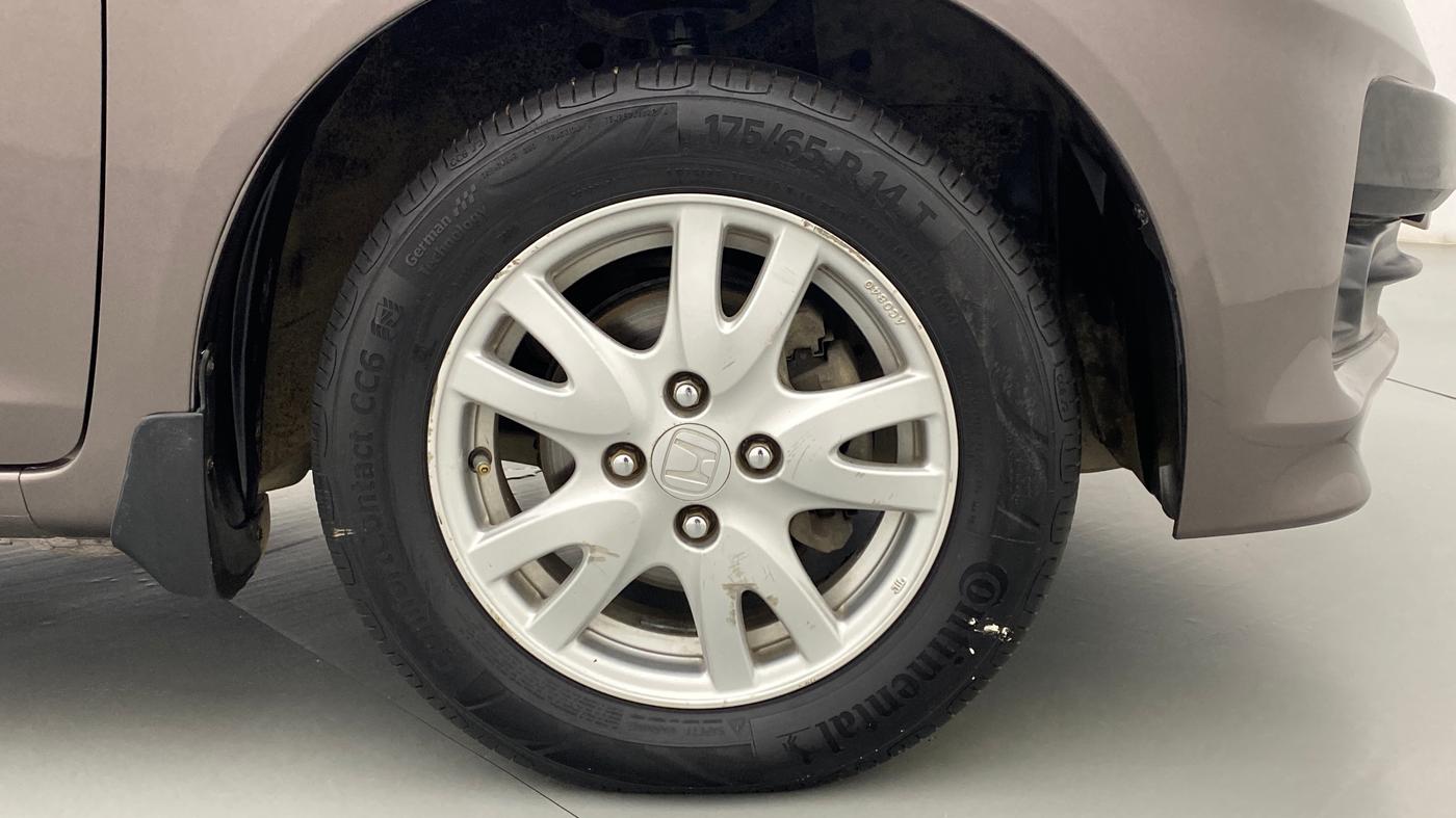 2013 Honda Brio 1.2 V MT I VTEC, Petrol, Manual, 57,650 km, Right Front Wheel