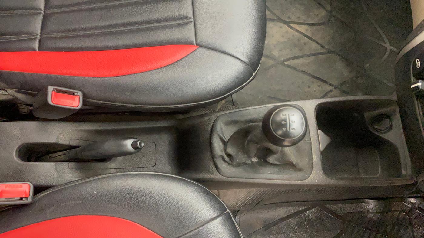 2014 Hyundai Eon ERA +, Petrol, Manual, 84,597 km, Gear Lever